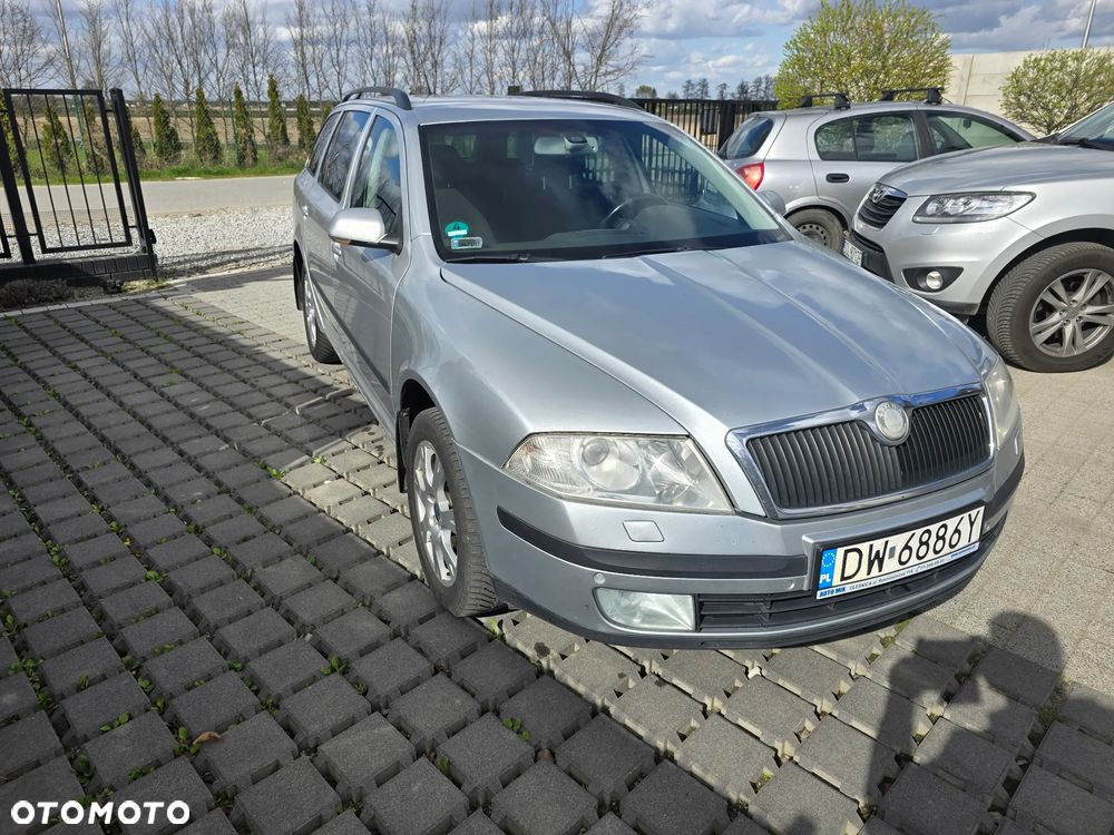 Skoda Octavia 2.0 TDI Elegance DSG - 4