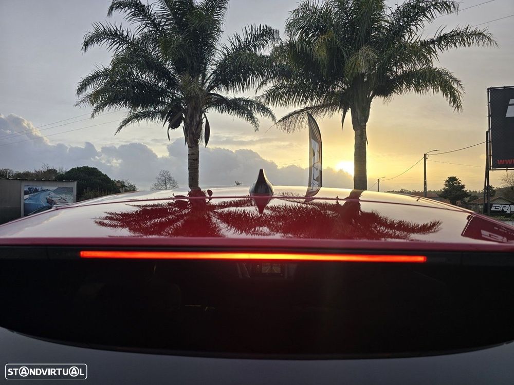 Jaguar E-Pace 1.5 P300e R-Dynamic SE AWD Aut. - 24