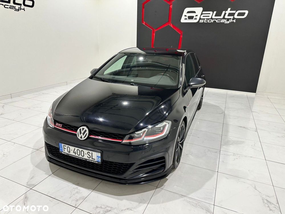 Volkswagen Golf - 27
