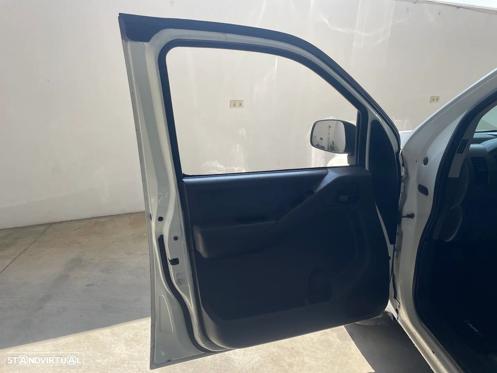Nissan NAVARA 2.5 DCI 4X4 - 9