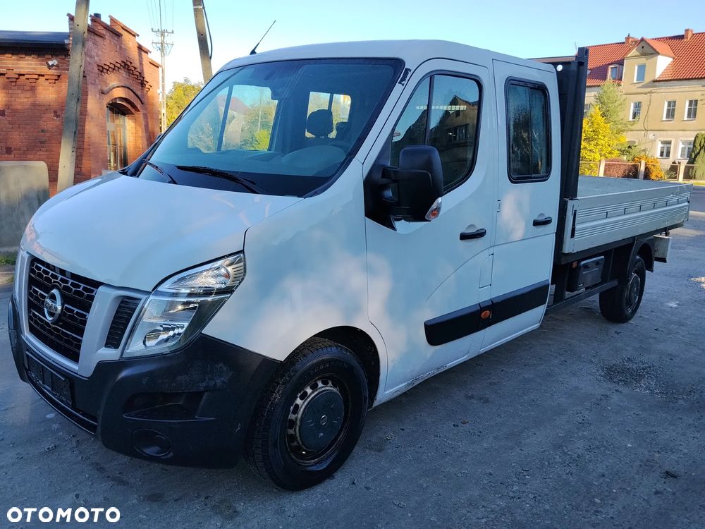 Nissan NV400