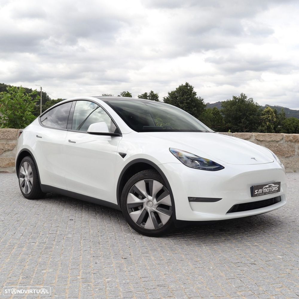 Tesla Model Y Long Range Dual Motor AWD - 3