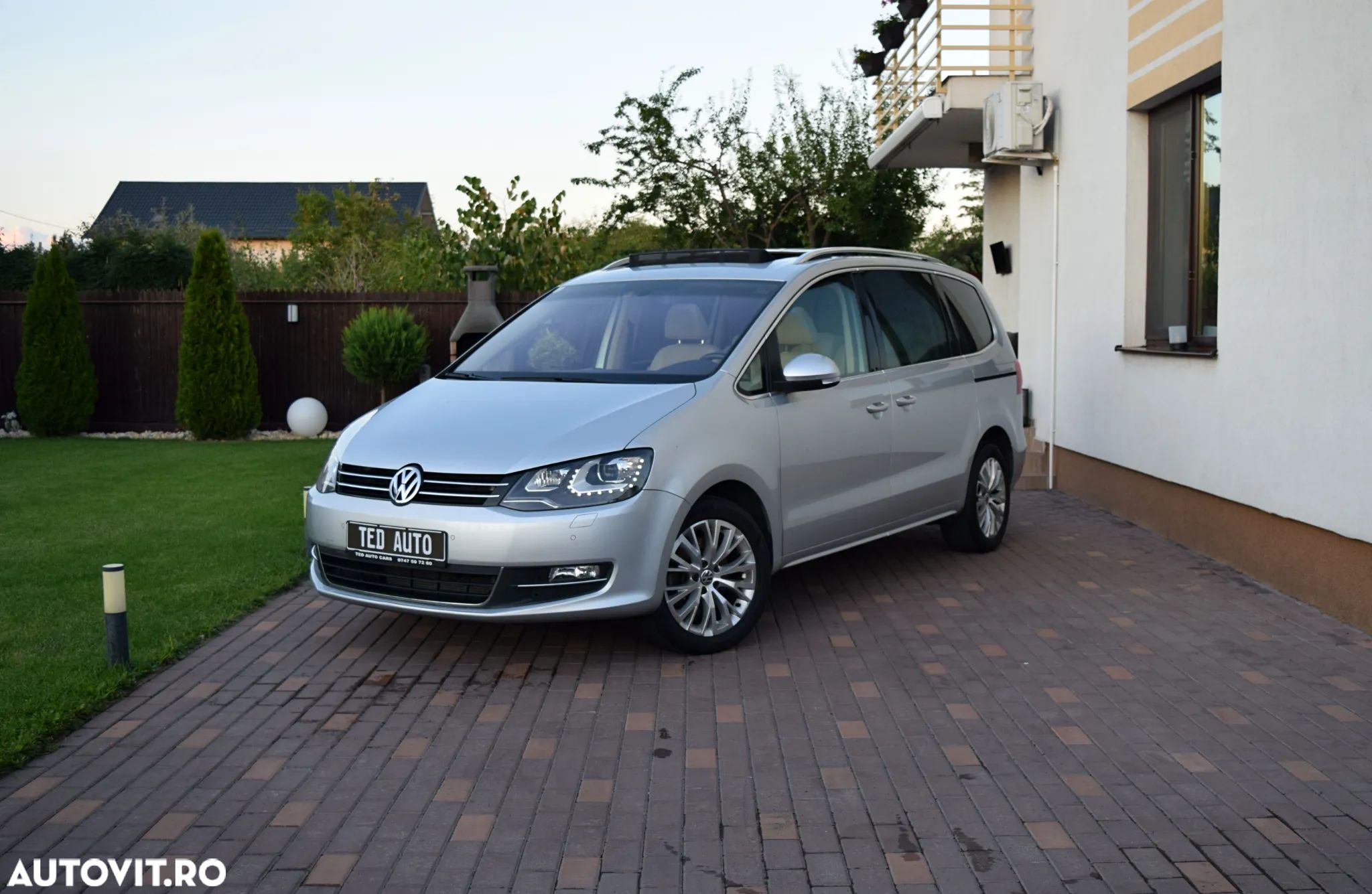 Volkswagen Sharan 2.0 TDI DSG Highline - 1