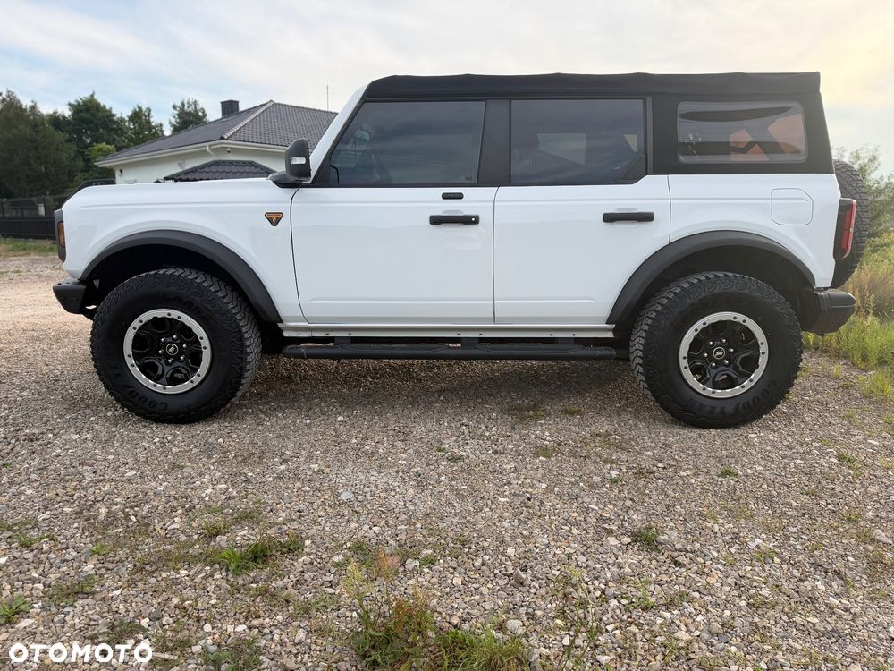 Ford Bronco - 18
