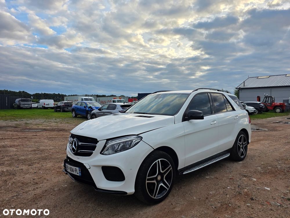 Mercedes-Benz GLE 350 d 4Matic 9G-TRONIC AMG Line - 2