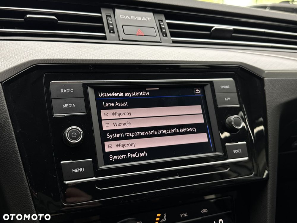 Volkswagen Passat - 34