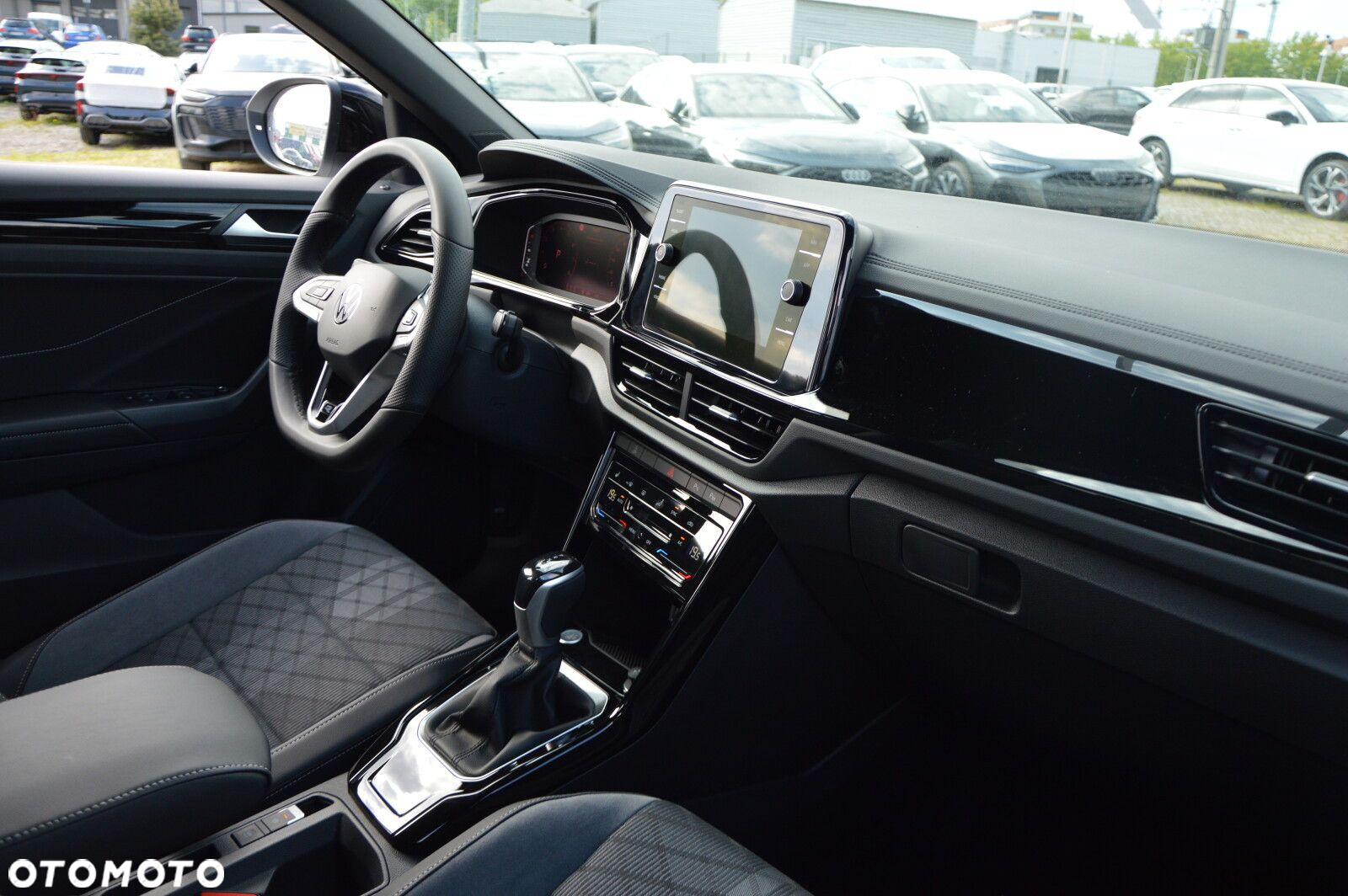 Volkswagen T-Roc - 13