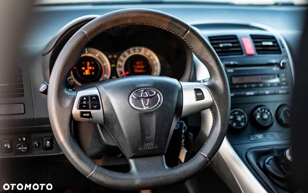 Toyota Auris 1.4 D-4D Luna EU5 - 17