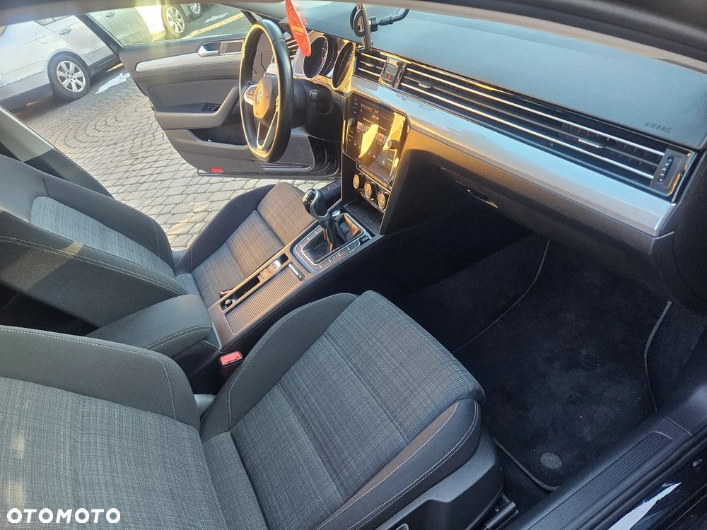 Volkswagen Passat 1.5 TSI OPF Elegance - 15