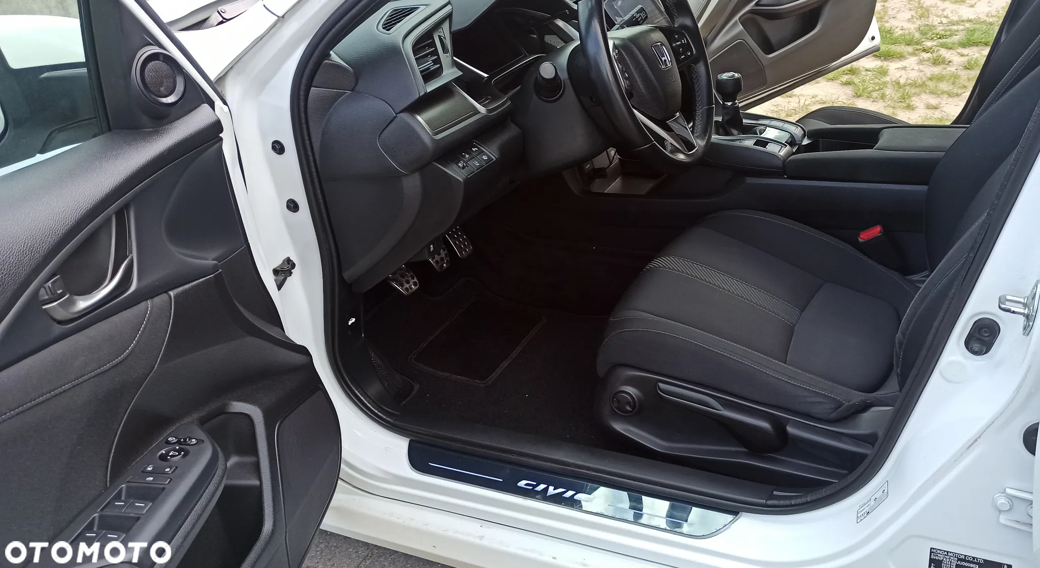 Honda Civic 1.6 i-DTEC Executive Black Edition - 15