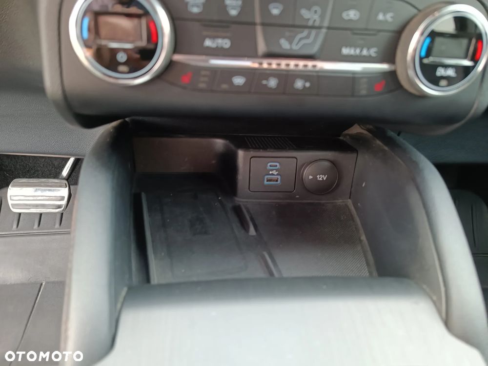 Ford Kuga 2.0 EcoBlue 4x4 ST-LINE - 23