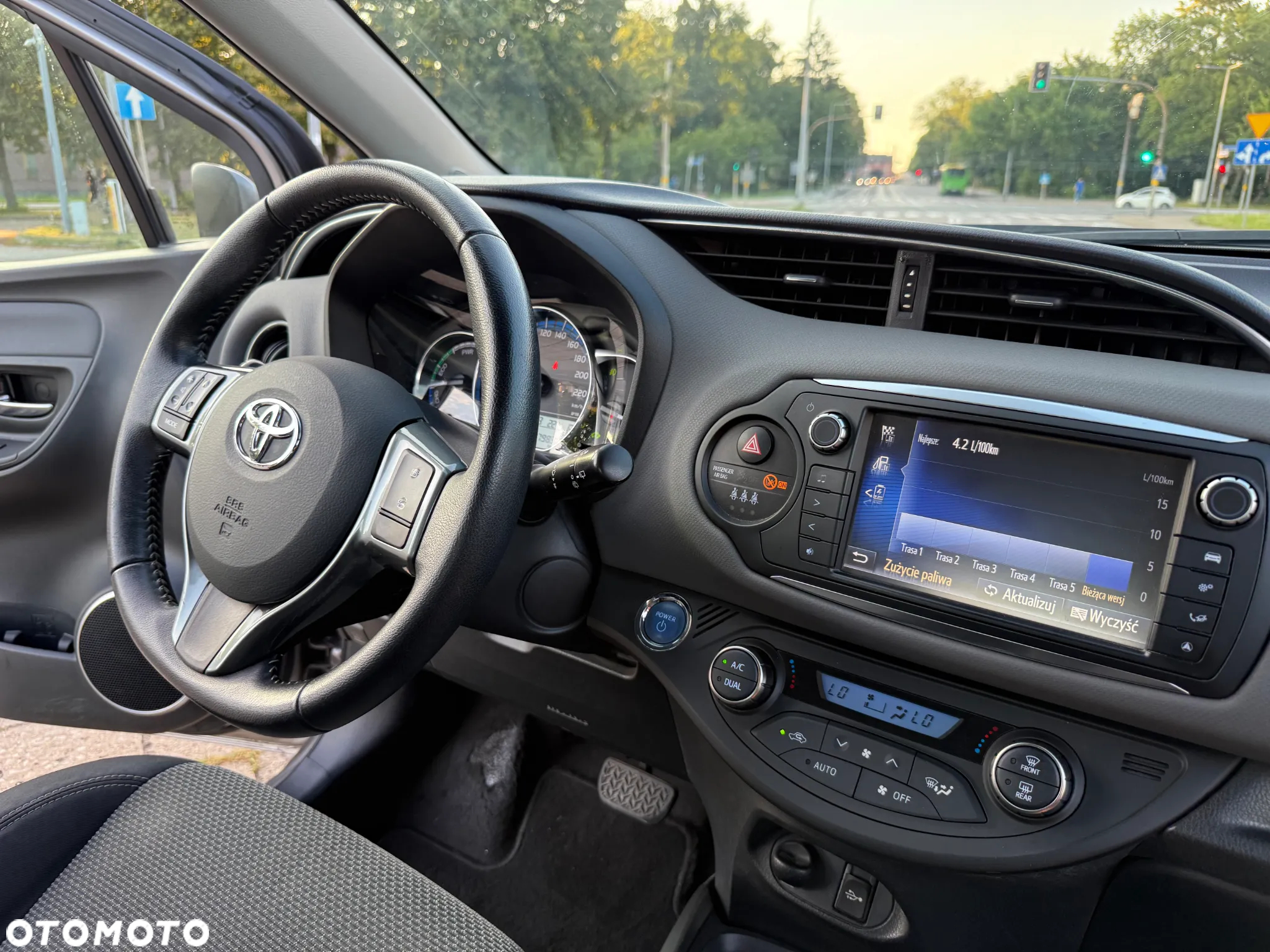Toyota Yaris Hybrid 1.5 VVT-i Selection - 21