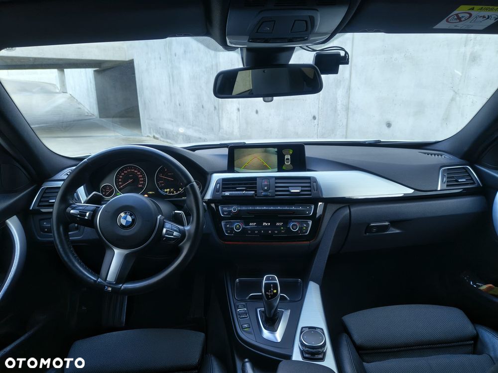 BMW Seria 3 320d Sport Line - 12