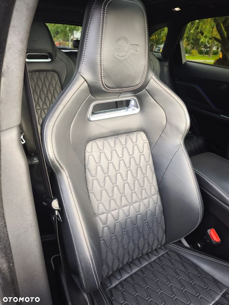 Jaguar F-Pace AWD SVR - 18