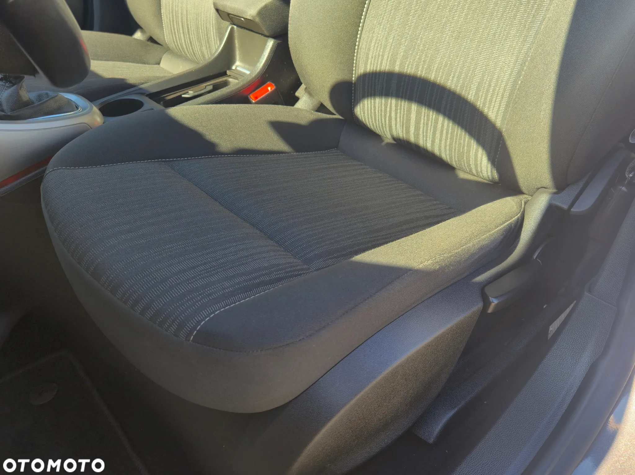 Opel Astra 1.4 Turbo Design Edition - 19
