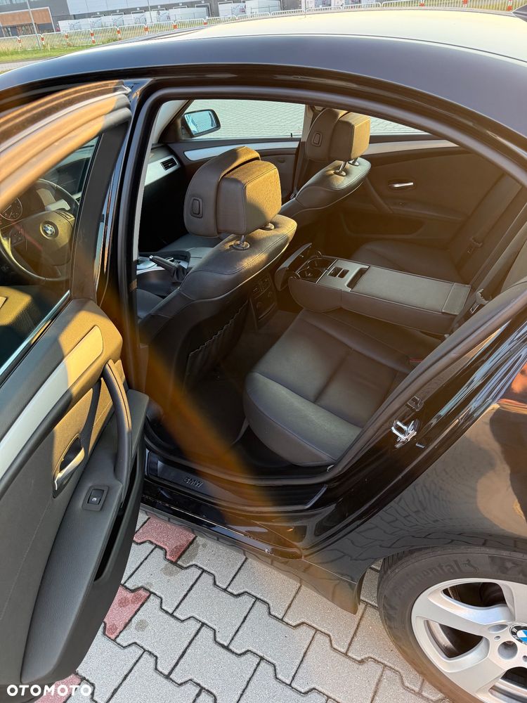 BMW Seria 5 525i - 11