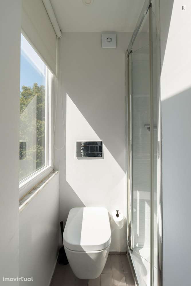 Quarto - localizado em Paranhos Porto - Grande imagem: 3/37