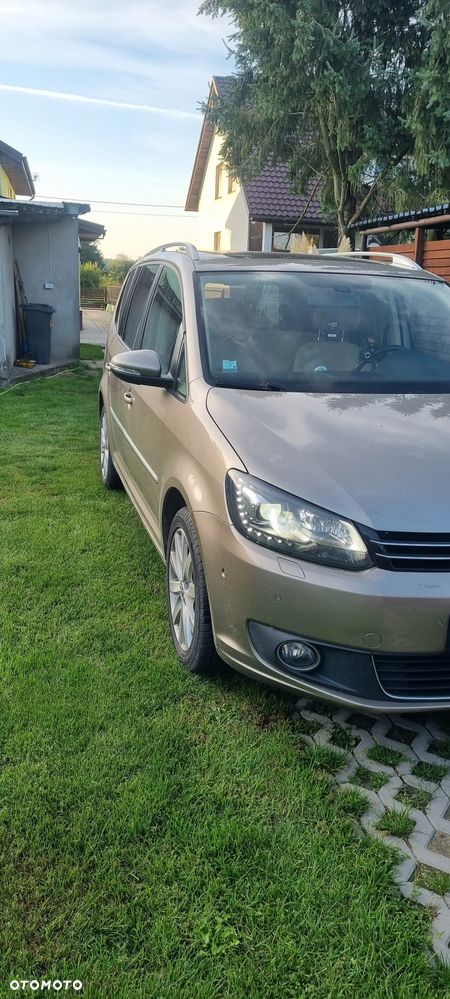 Volkswagen Touran 2.0 TDI DPF BlueMotion Technology DSG Highline - 8
