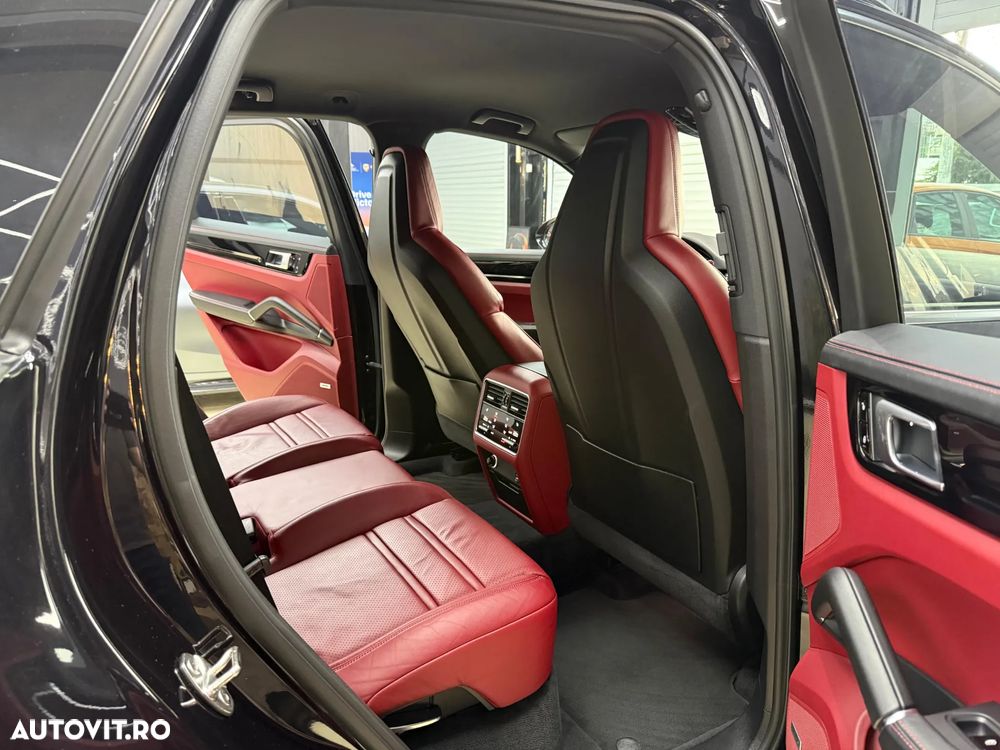 Porsche Cayenne - 28