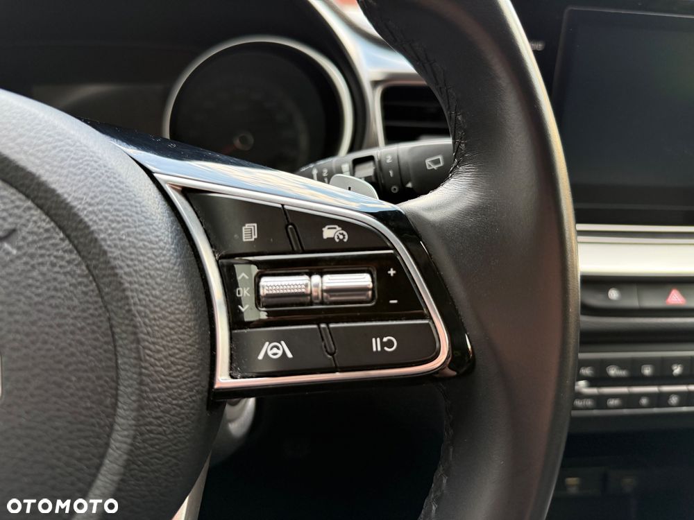 Kia XCeed - 18