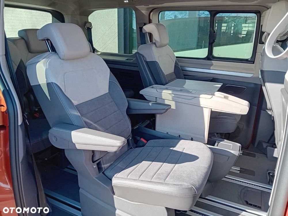 Volkswagen Multivan - 11