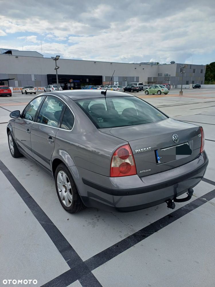 Volkswagen Passat 1.9 TDI Comfortline - 2