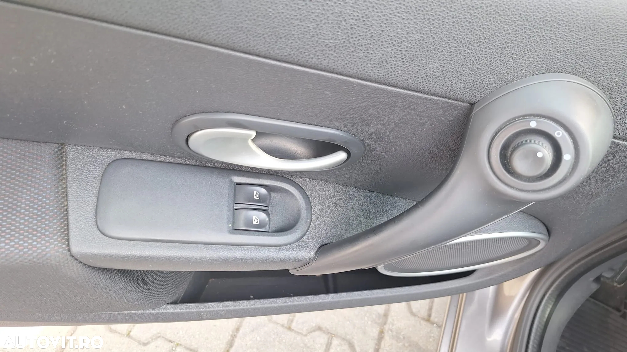 Renault Clio 1.5 dCi ESP FAP Dynamique - 11