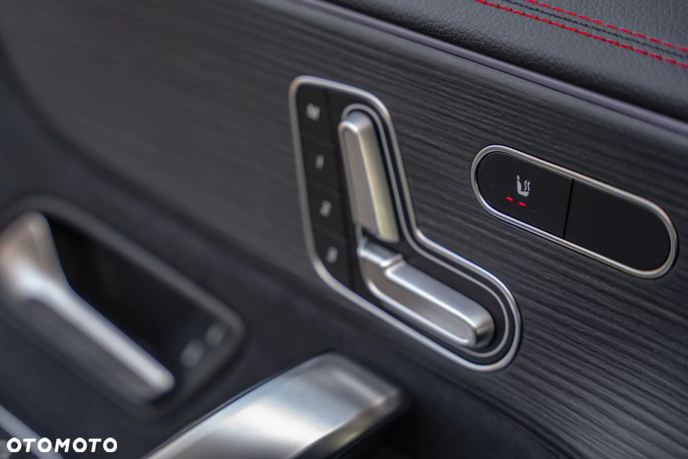 Mercedes-Benz CLA 200 7G-DCT Edition AMG Line - 31