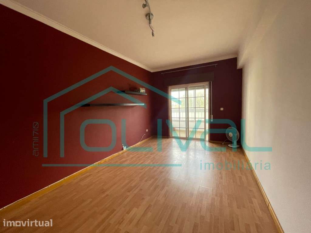 Agradável apartamento T1, com excelentes áreas e bem localizado - Grande imagem: 5/10
