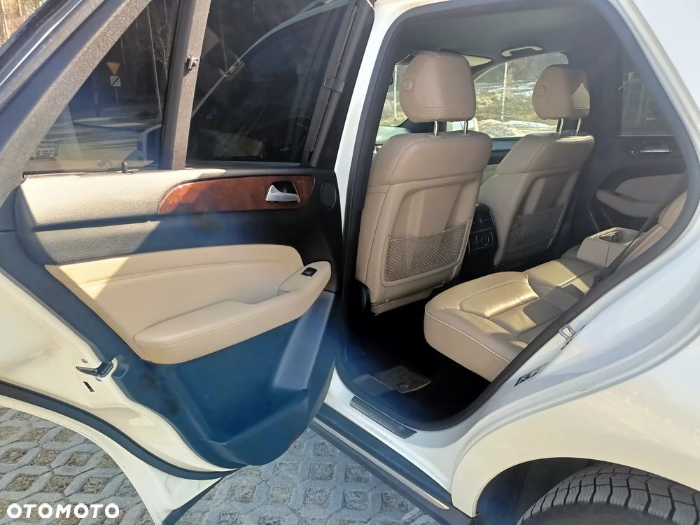 Mercedes-Benz ML 350 BlueTEC 4-Matic - 11