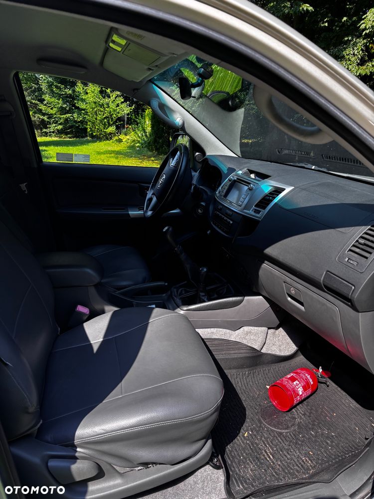 Toyota Hilux 3.0 D-4D SR5 - 7