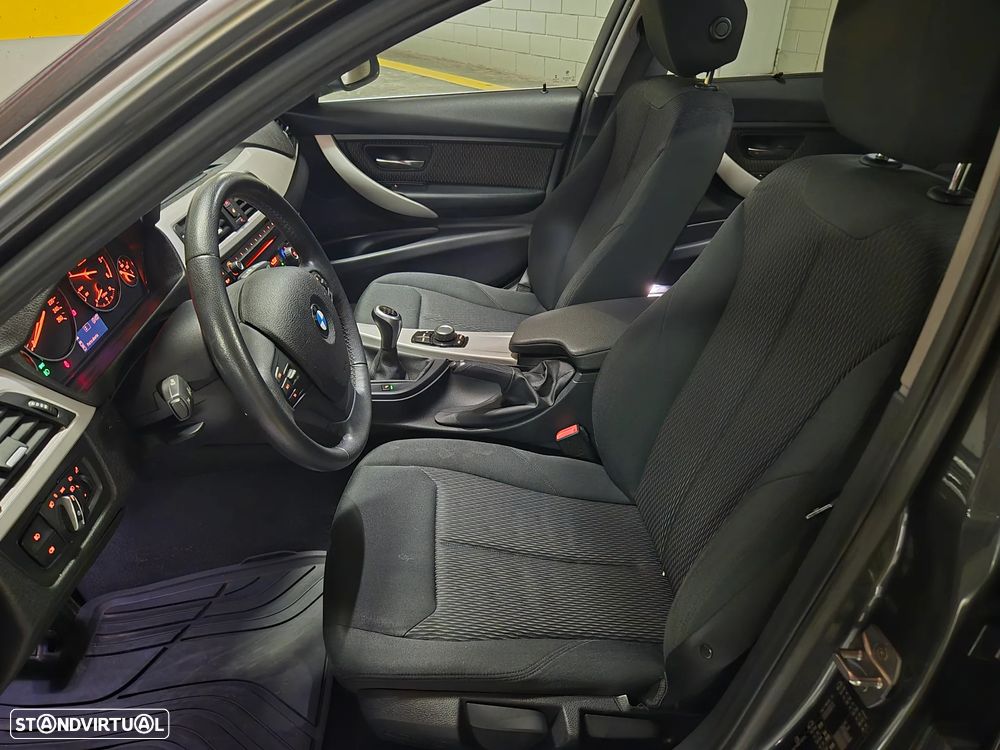 BMW 320 d Touring Line Modern - 26