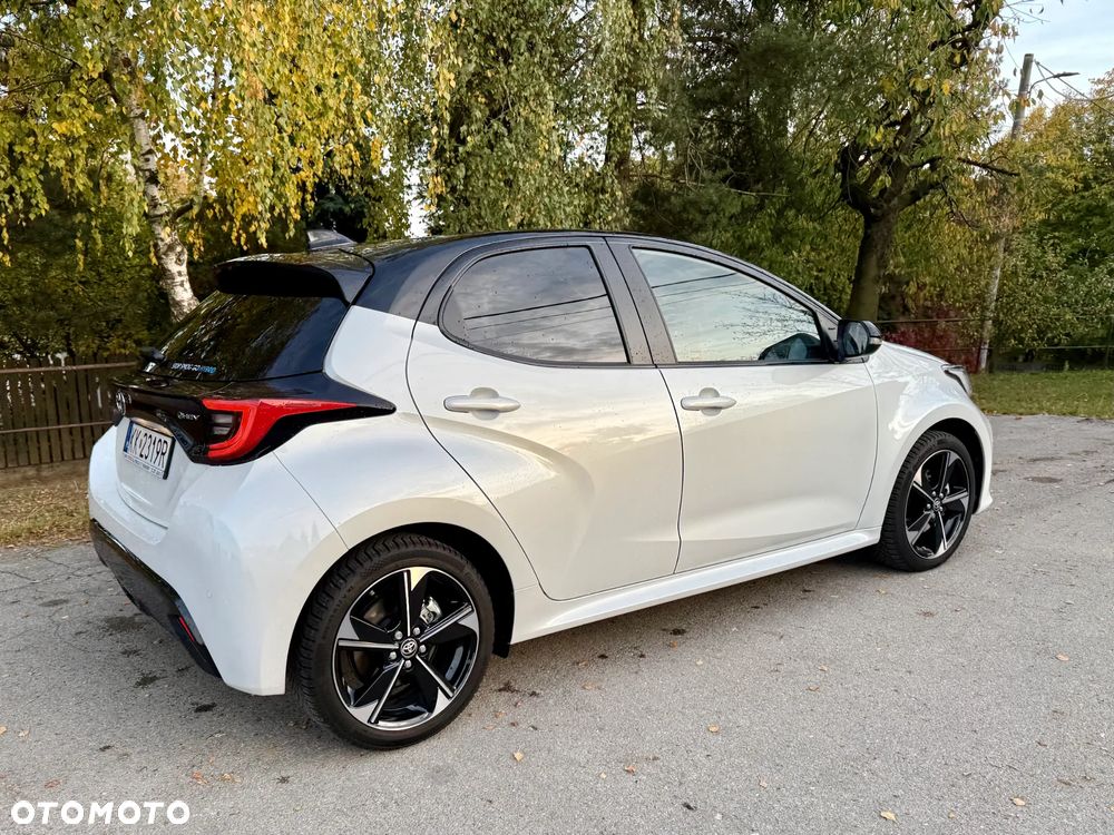 Toyota Yaris Hybrid 1.5 Executive - 11