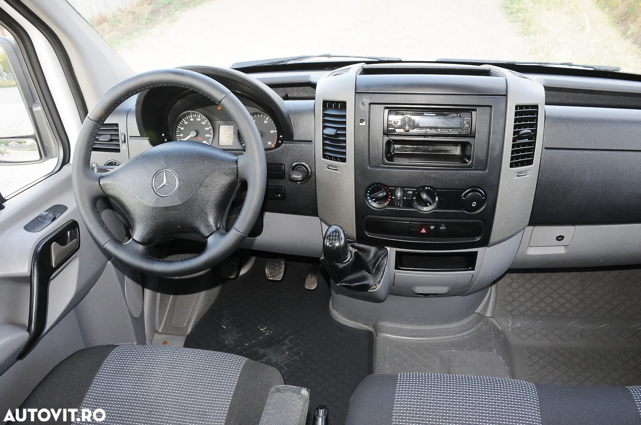 Mercedes-Benz Sprinter - 6