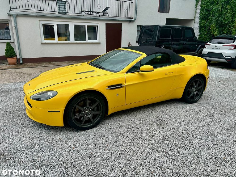 Aston Martin V8 Vantage - 14