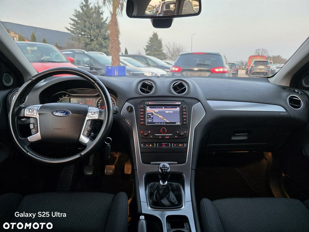Ford Mondeo - 36