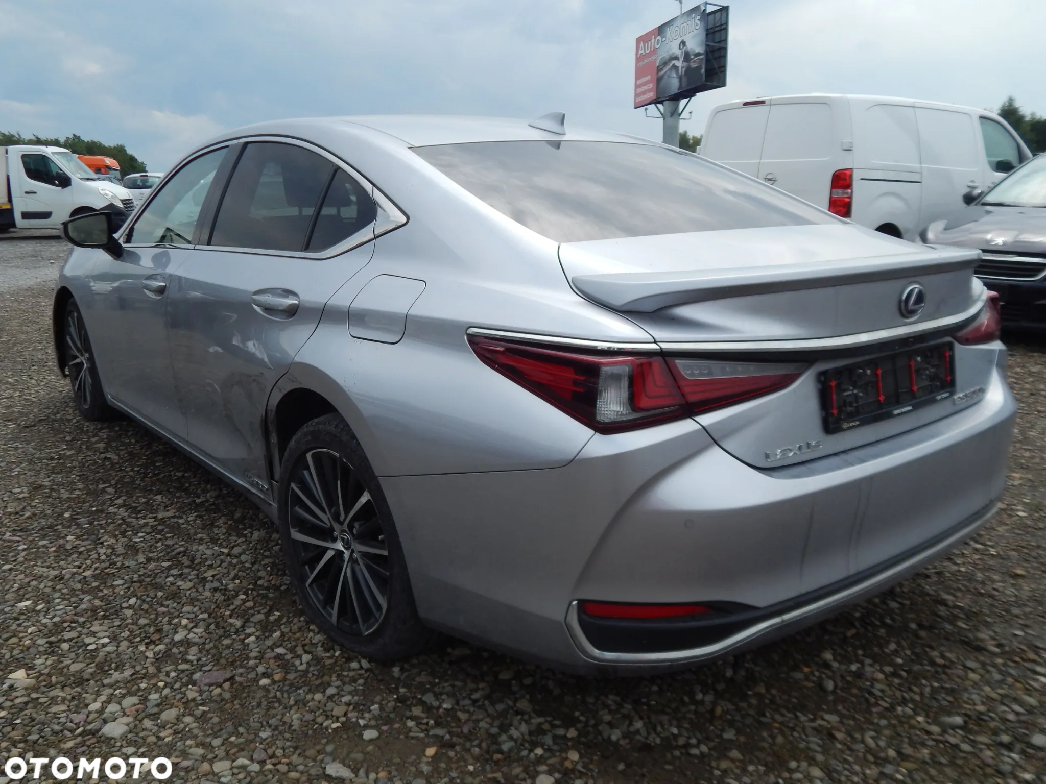 Lexus ES 300h Business Edition + - 4