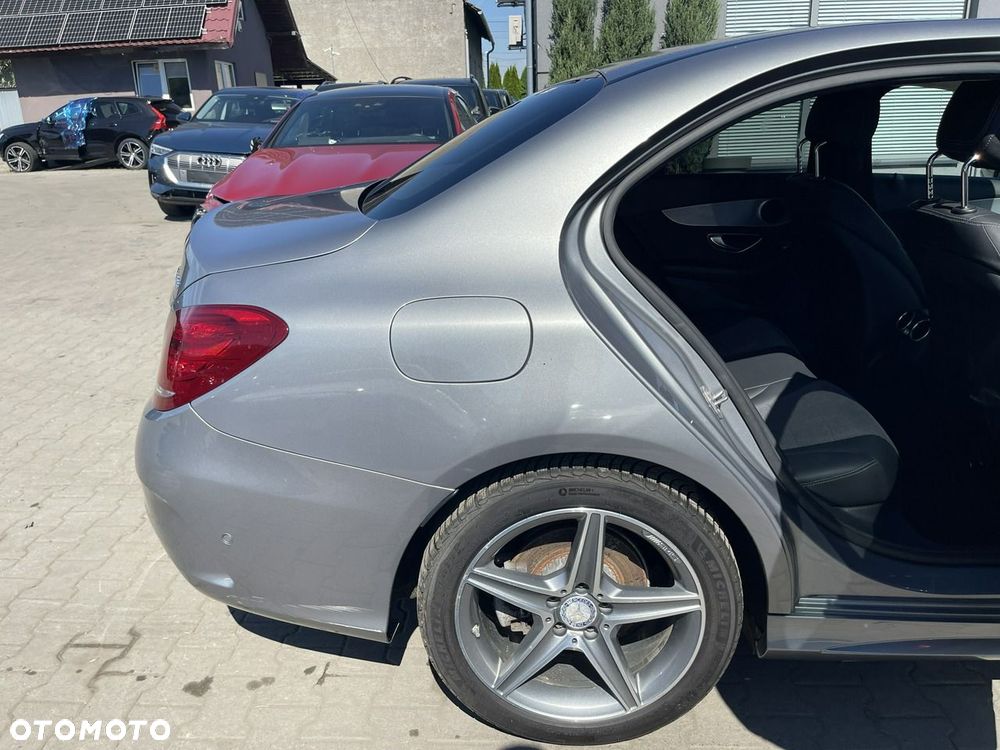Mercedes-Benz Klasa C 220 d 4Matic 9G-TRONIC AMG Line - 5