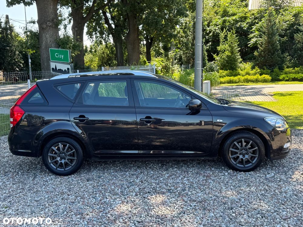 Kia Ceed - 8