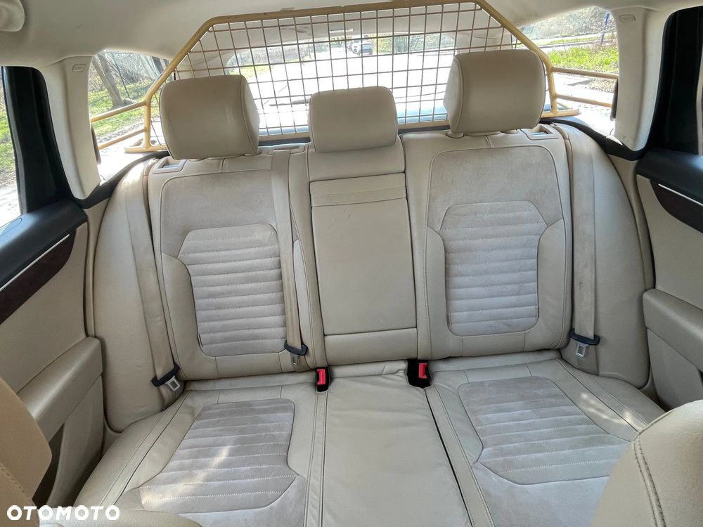 Volkswagen Passat 2.0 TDI Highline - 14