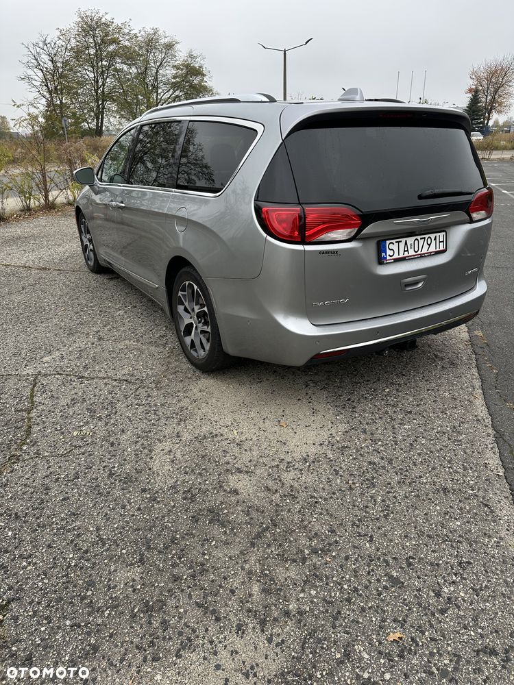 Chrysler Pacifica - 5