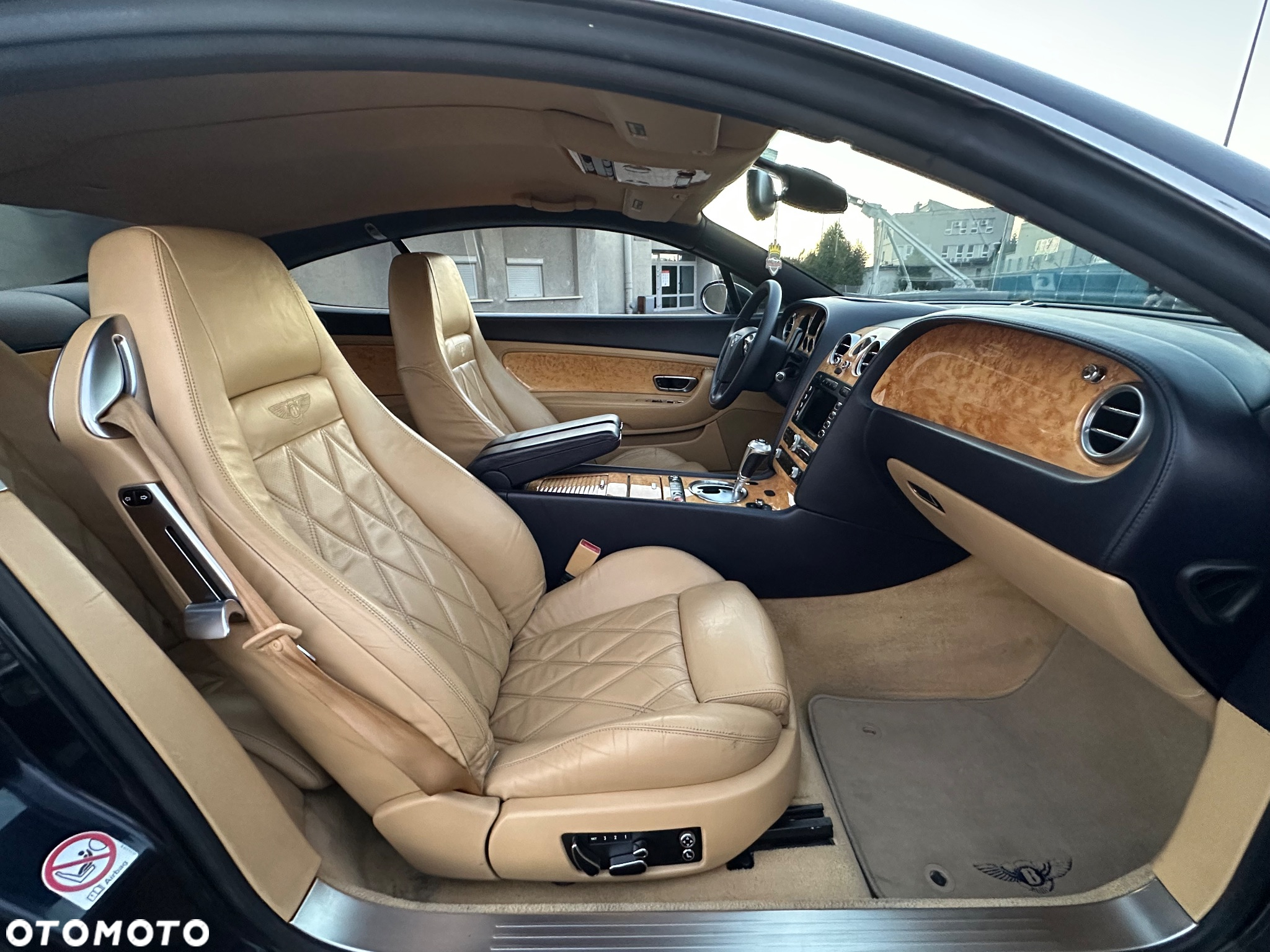 Bentley Continental GT Standard - 33