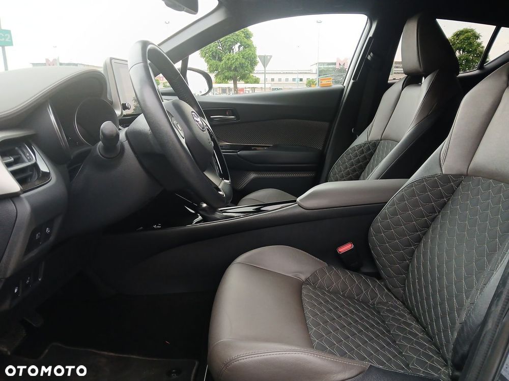 Toyota C-HR 2.0 Hybrid Executive - 11