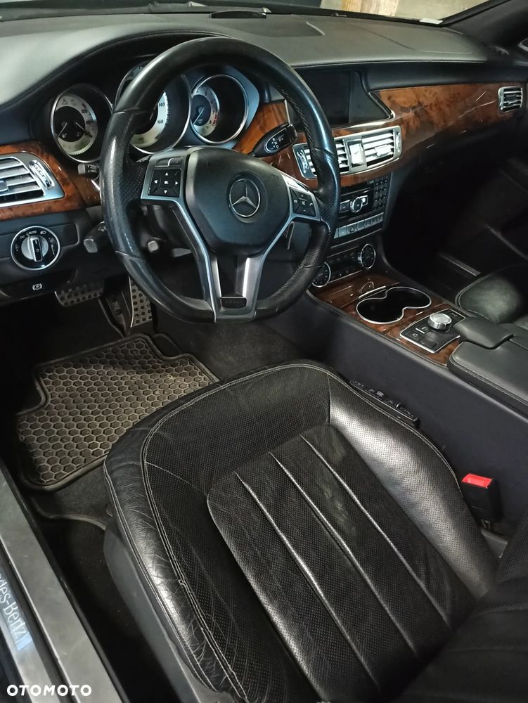 Mercedes-Benz CLS - 9