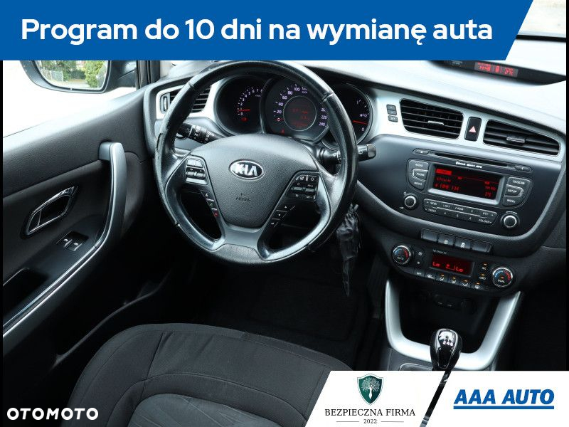 Kia Ceed - 8