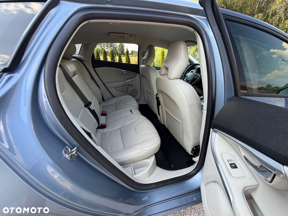 Volvo V40 D3 Momentum - 27