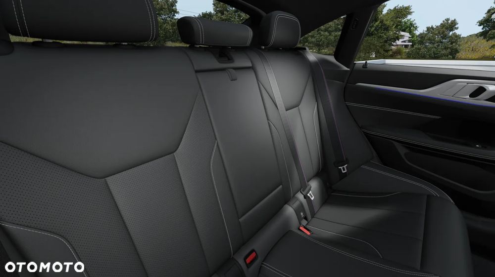 BMW i4 - 12