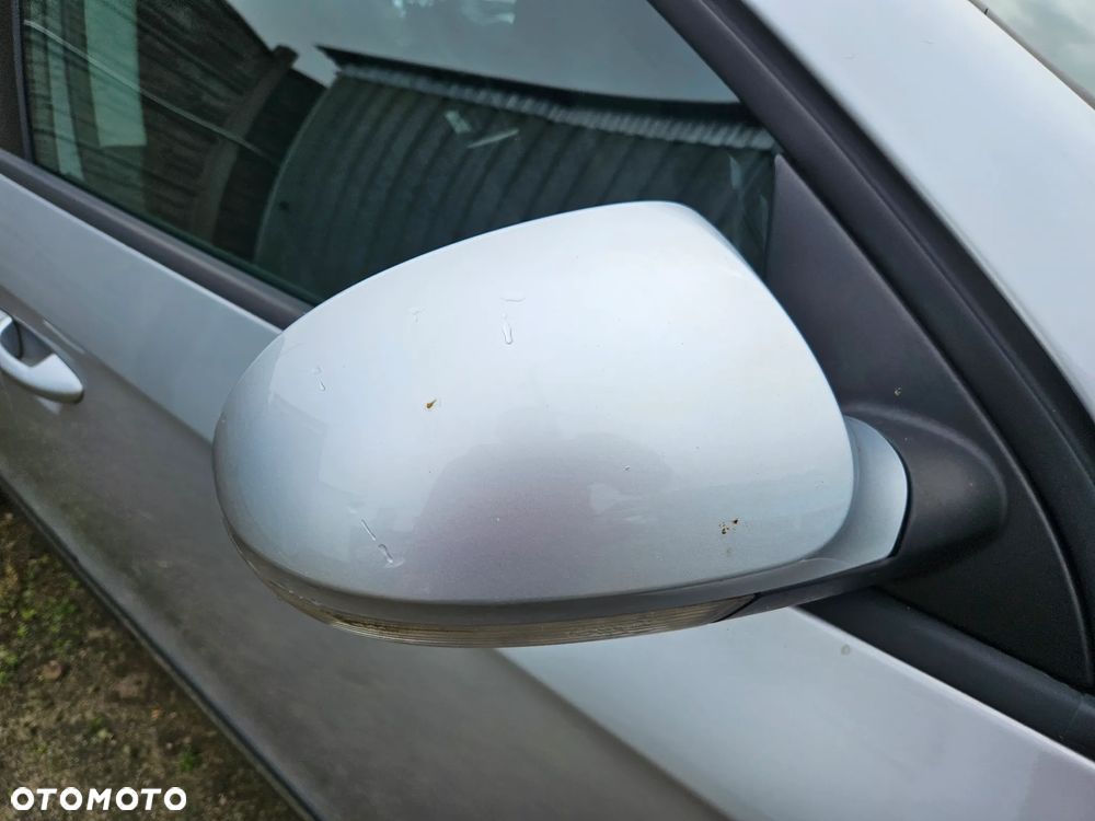VW Passat B6 Lusterko Prawe LA7W EU