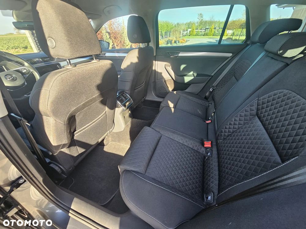 Skoda Superb 2.0 TDI SCR Ambition DSG - 14