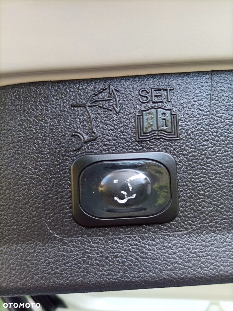 Ford Kuga - 24